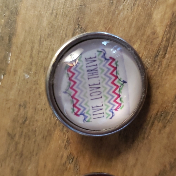 Ginger Snaps Interchangeable Jewlery Lot of 12 Standard Size Snaps (see update) - Picture 5 of 9